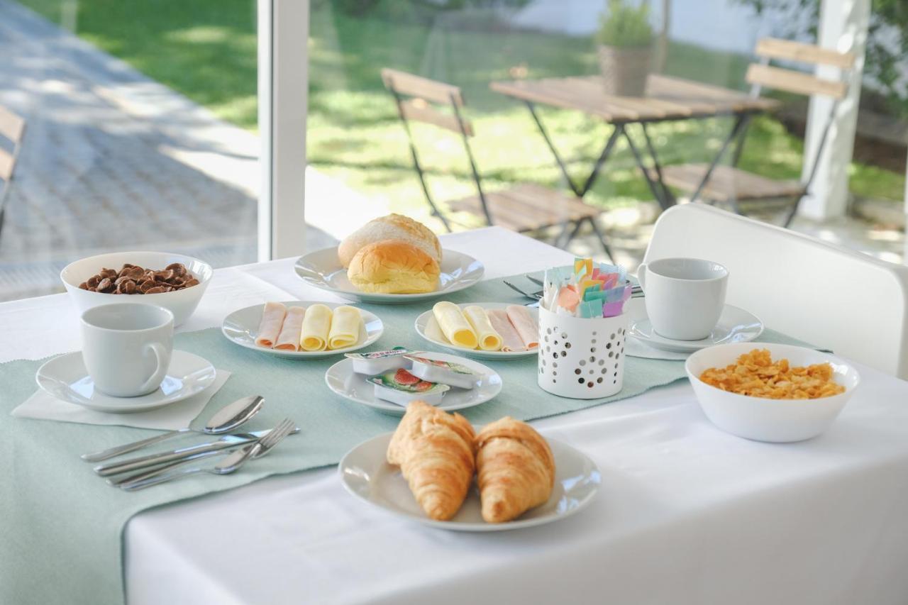 4U Lisbon VI Guesthouse Airport Екстер'єр фото